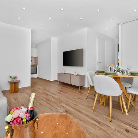 شقة Madone - Somptueux 2 Pieces Refait A Neuf -menton -vue Mer- Parking *